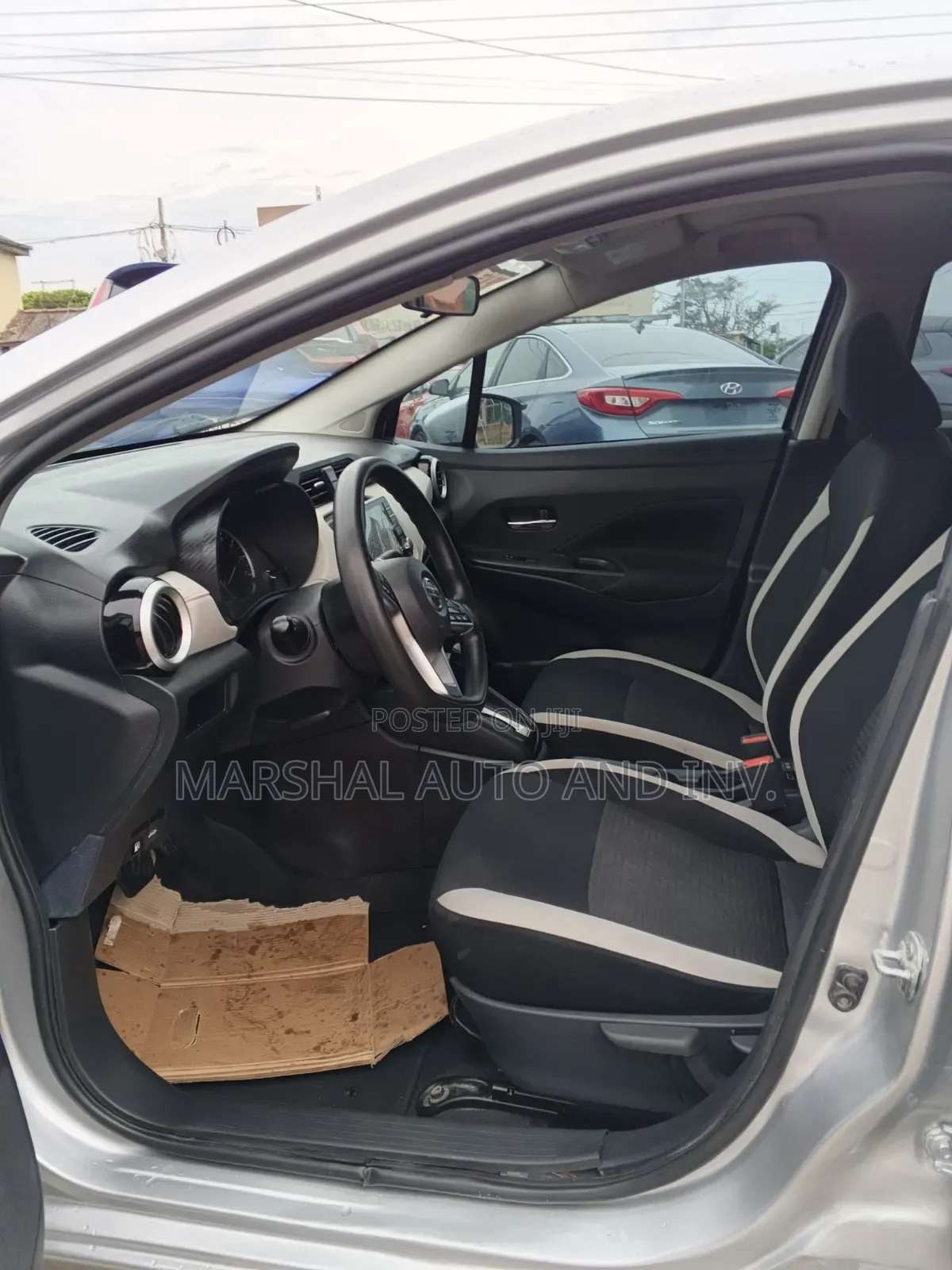 Nissan Versa SV 2022 Silver
