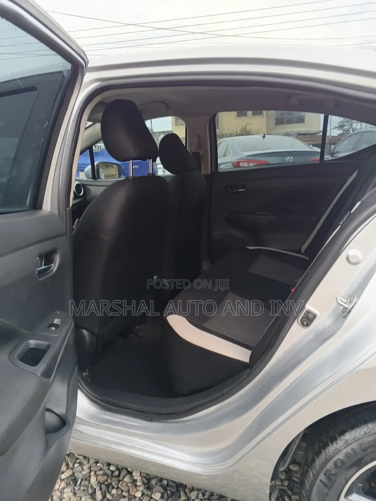 Nissan Versa SV 2022 Silver