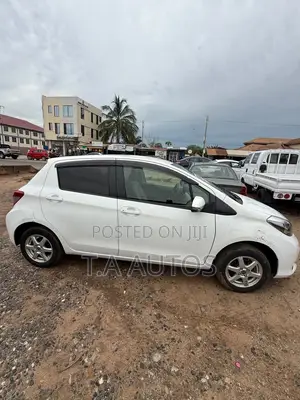 Toyota Vitz 1.3 AWD 5dr 2012 White
