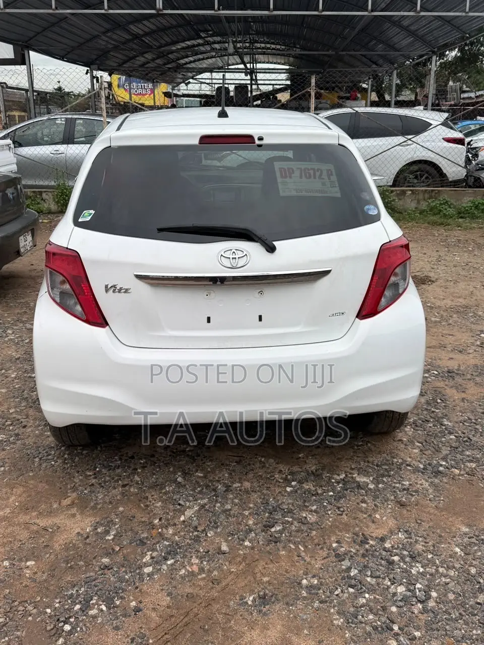 Toyota Vitz 1.3 AWD 5dr 2012 White