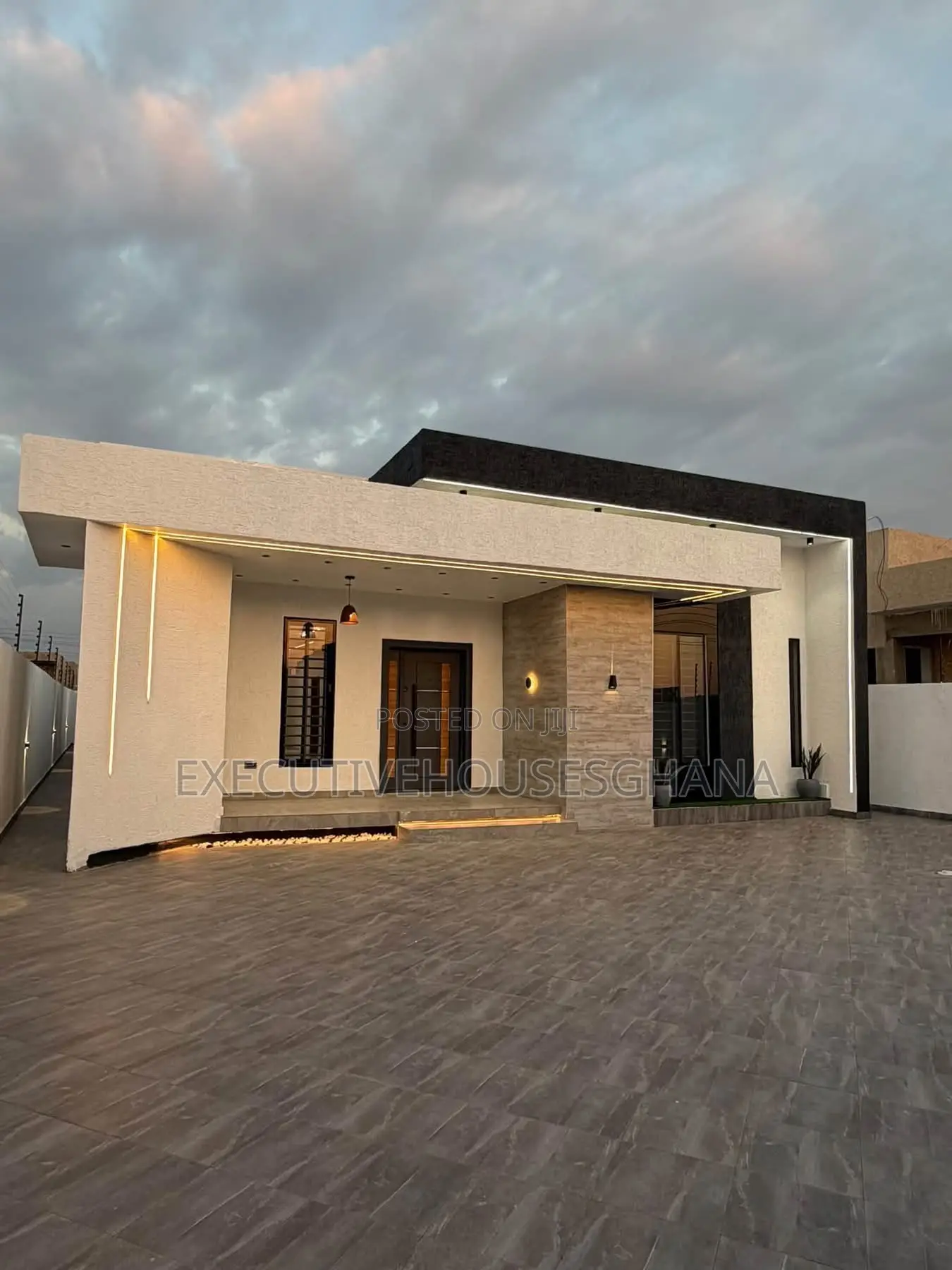 3bdrm Bungalow in Executivehousesghana, Lake Side Estate for sale