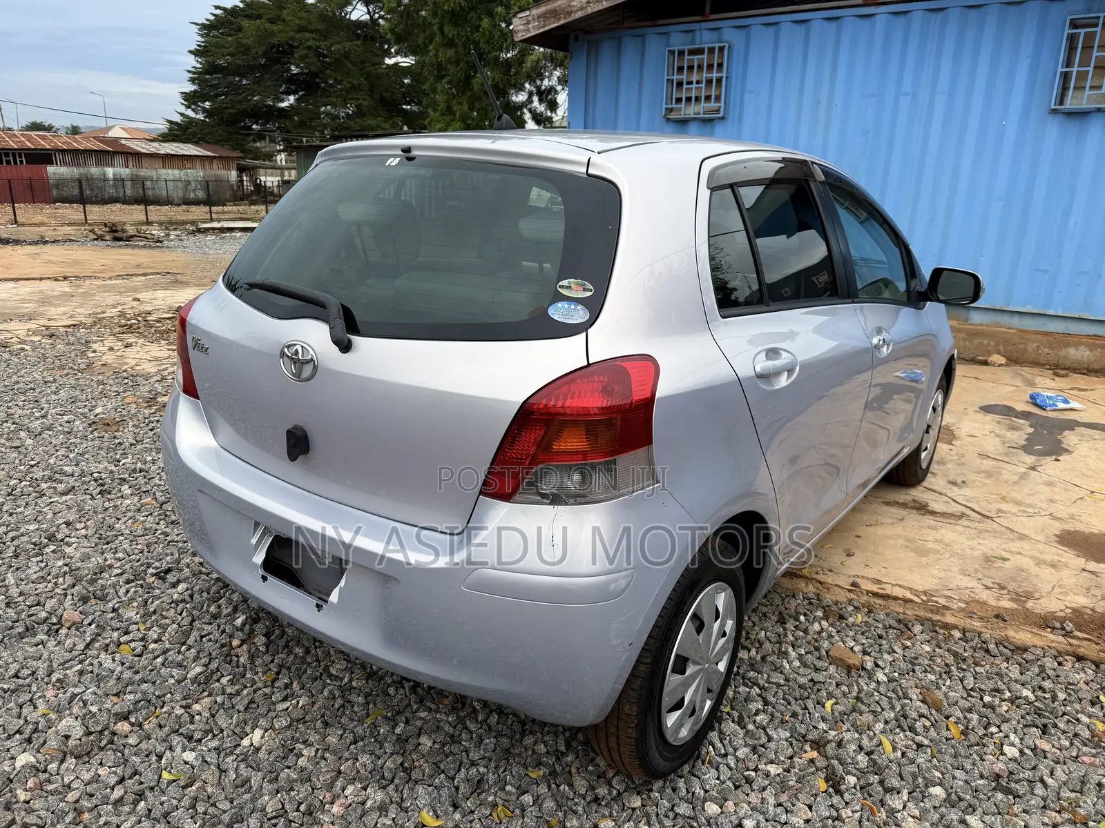 Toyota Vitz 1.3 FWD 5dr 2010 Silver