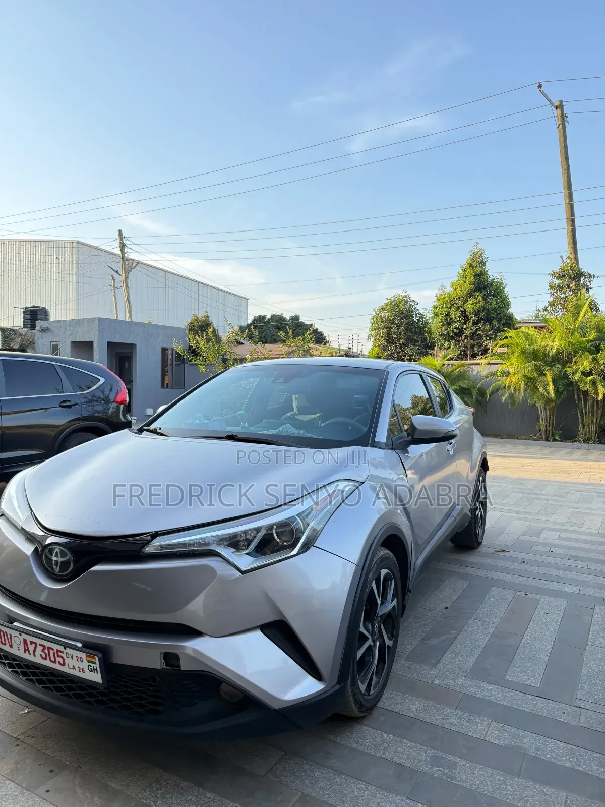 Toyota C-HR XLE FWD Sport Utility (2.0L 4cyl 2AM) 2018 Silver
