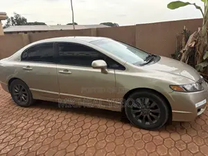 Honda Civic 2011 Gold