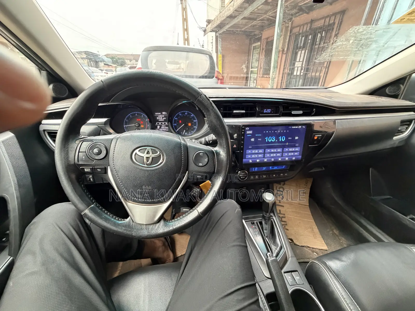 Toyota Corolla LE 4dr Sedan (1.8L 4cyl CVT) 2017 Gray
