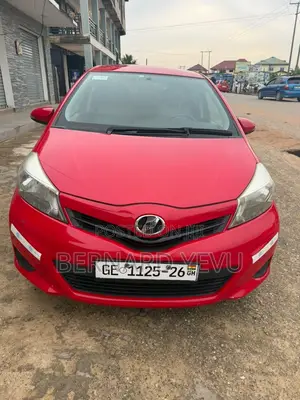 Toyota Vitz 1.3 FWD 5dr 2012 Red
