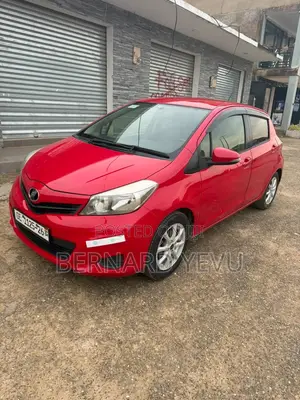 Toyota Vitz 1.3 FWD 5dr 2012 Red