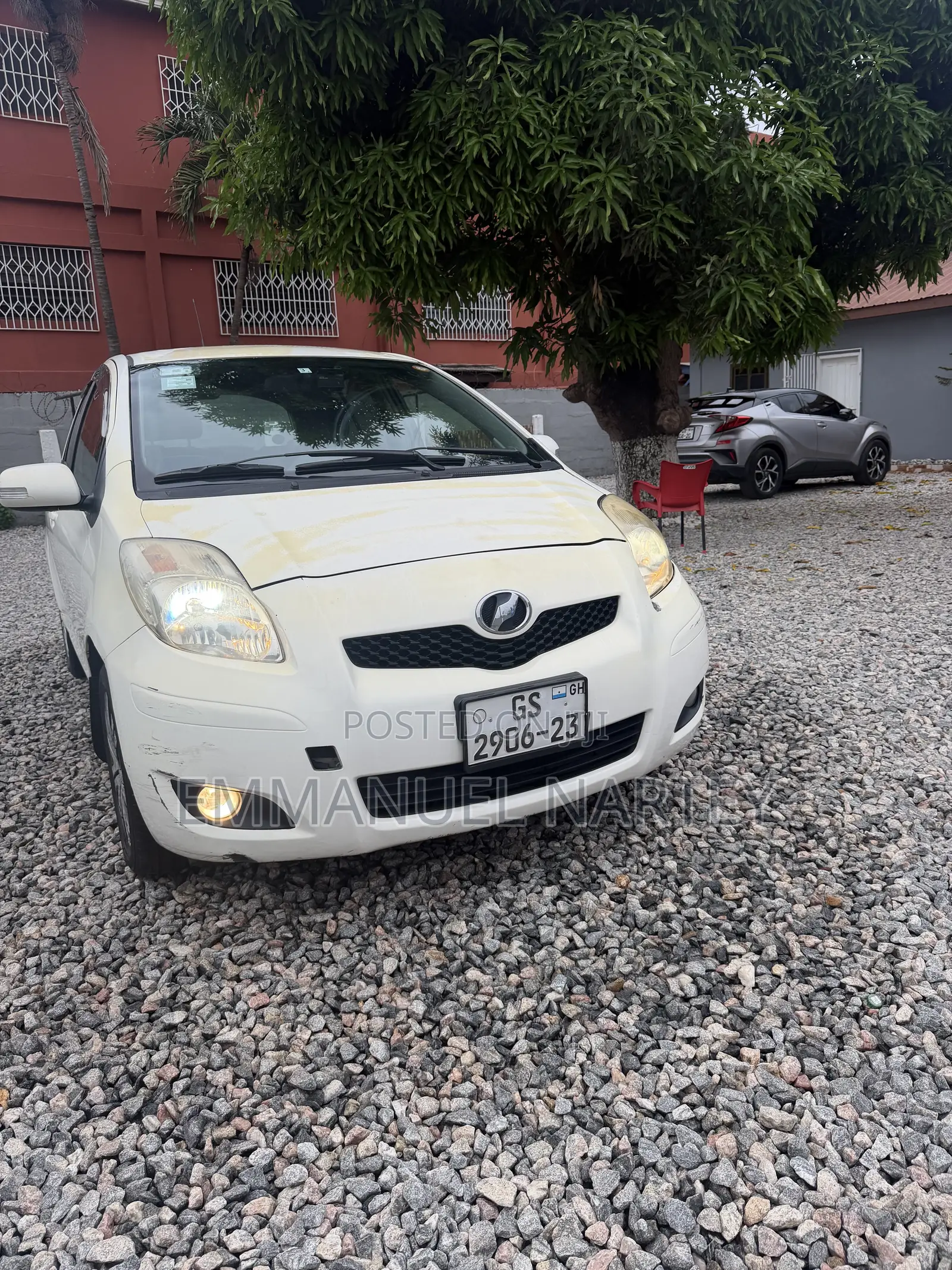Toyota Vitz 2010 White