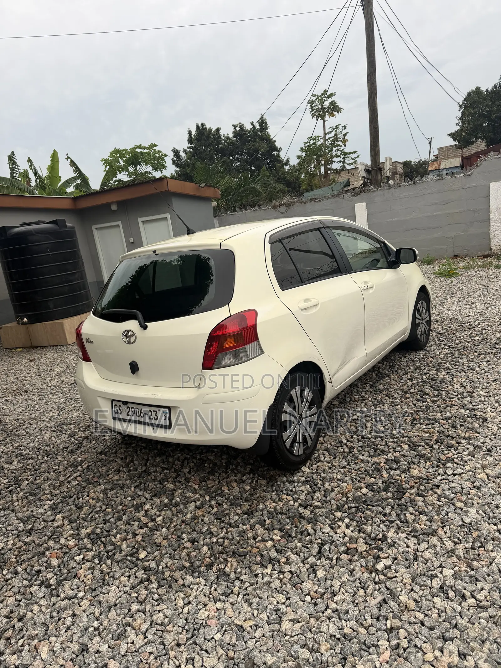 Toyota Vitz 2010 White