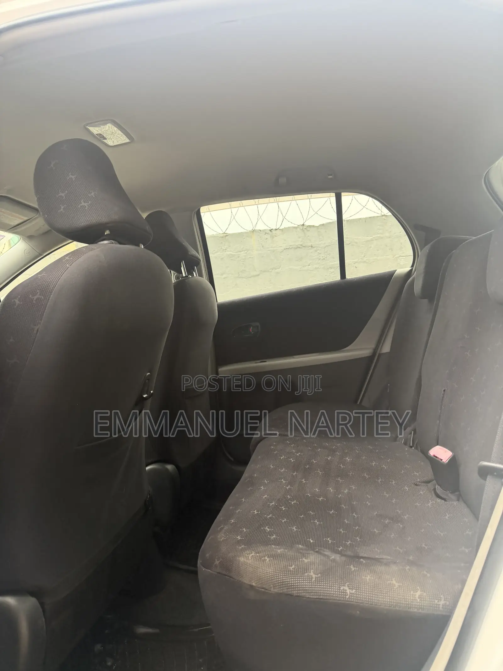 Toyota Vitz 2010 White
