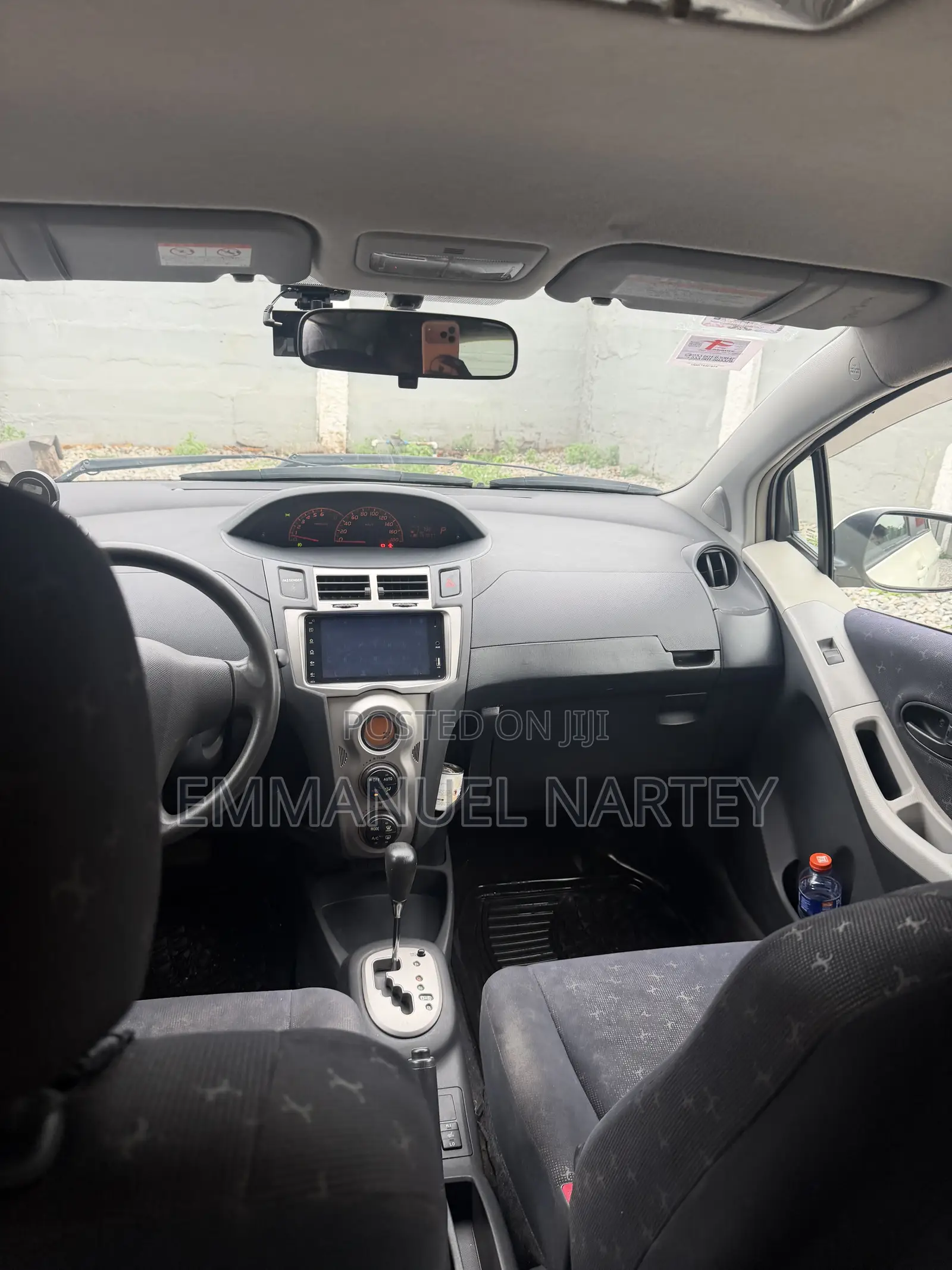 Toyota Vitz 2010 White