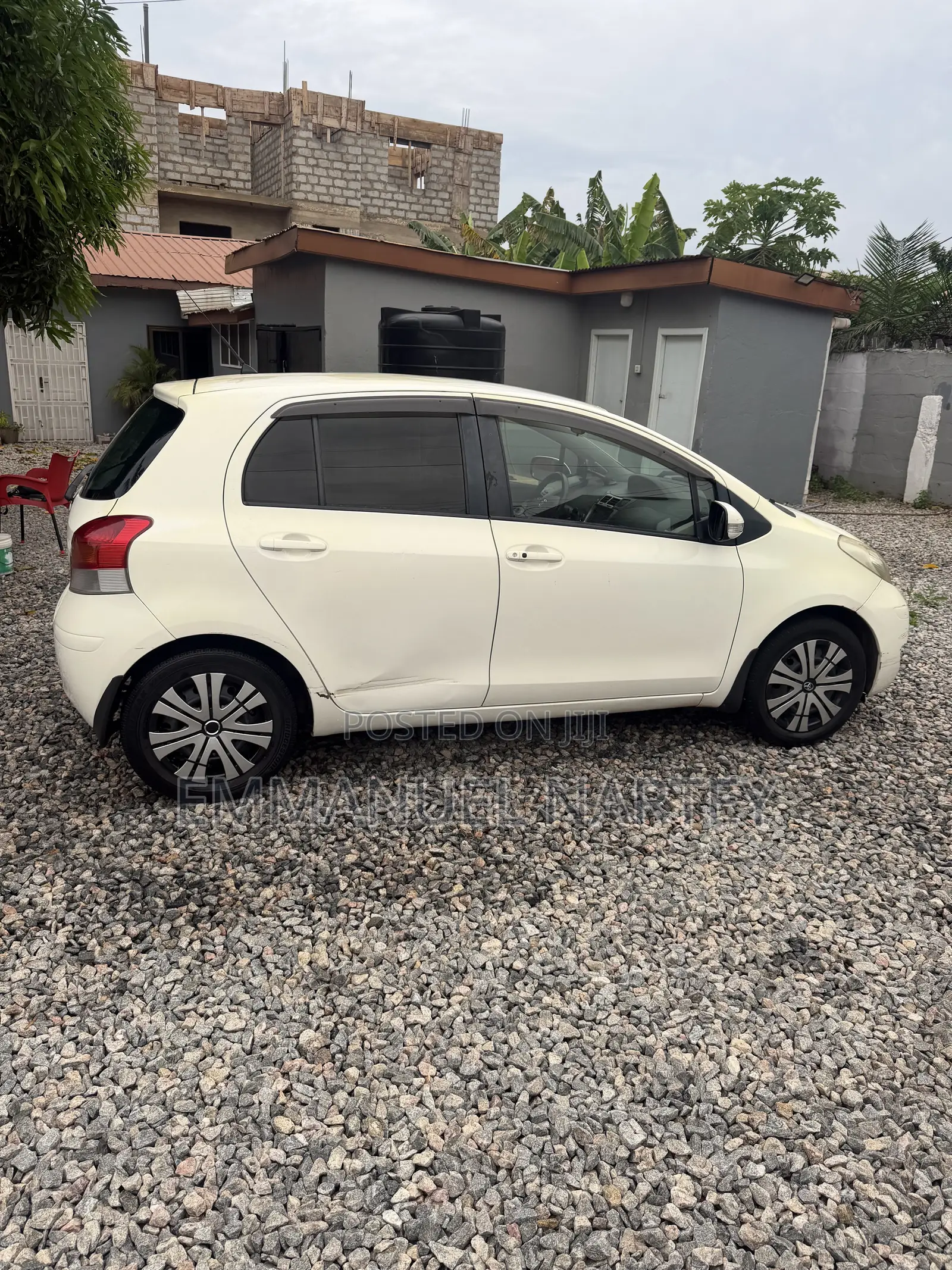 Toyota Vitz 2010 White