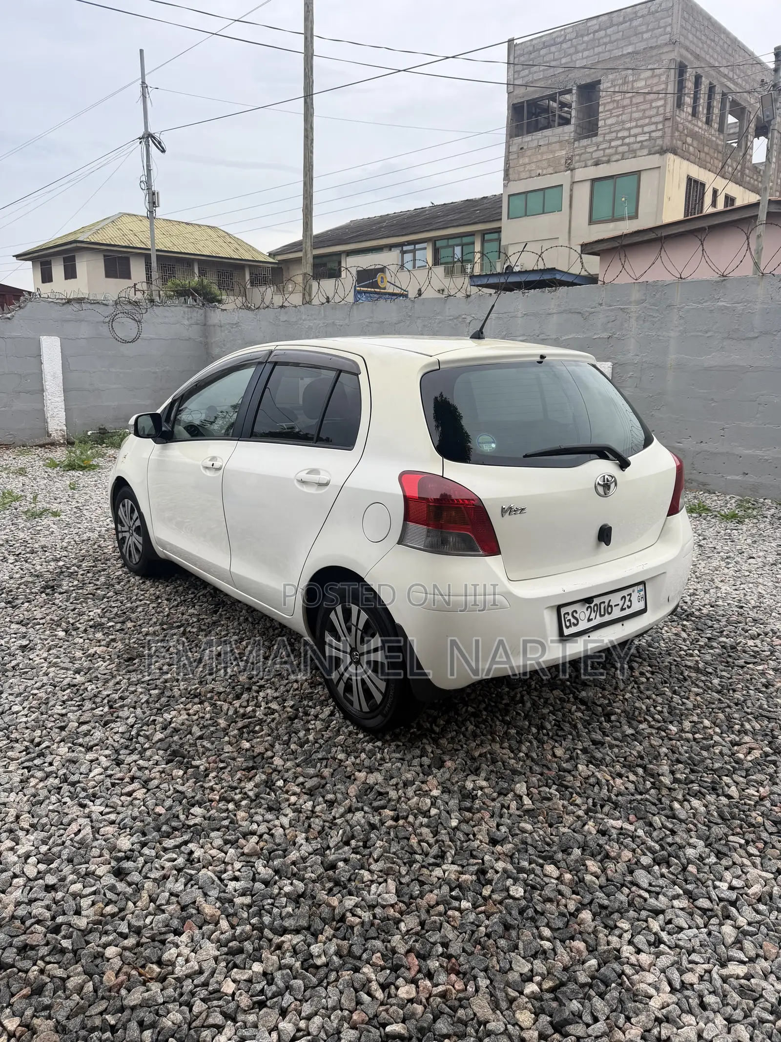 Toyota Vitz 2010 White