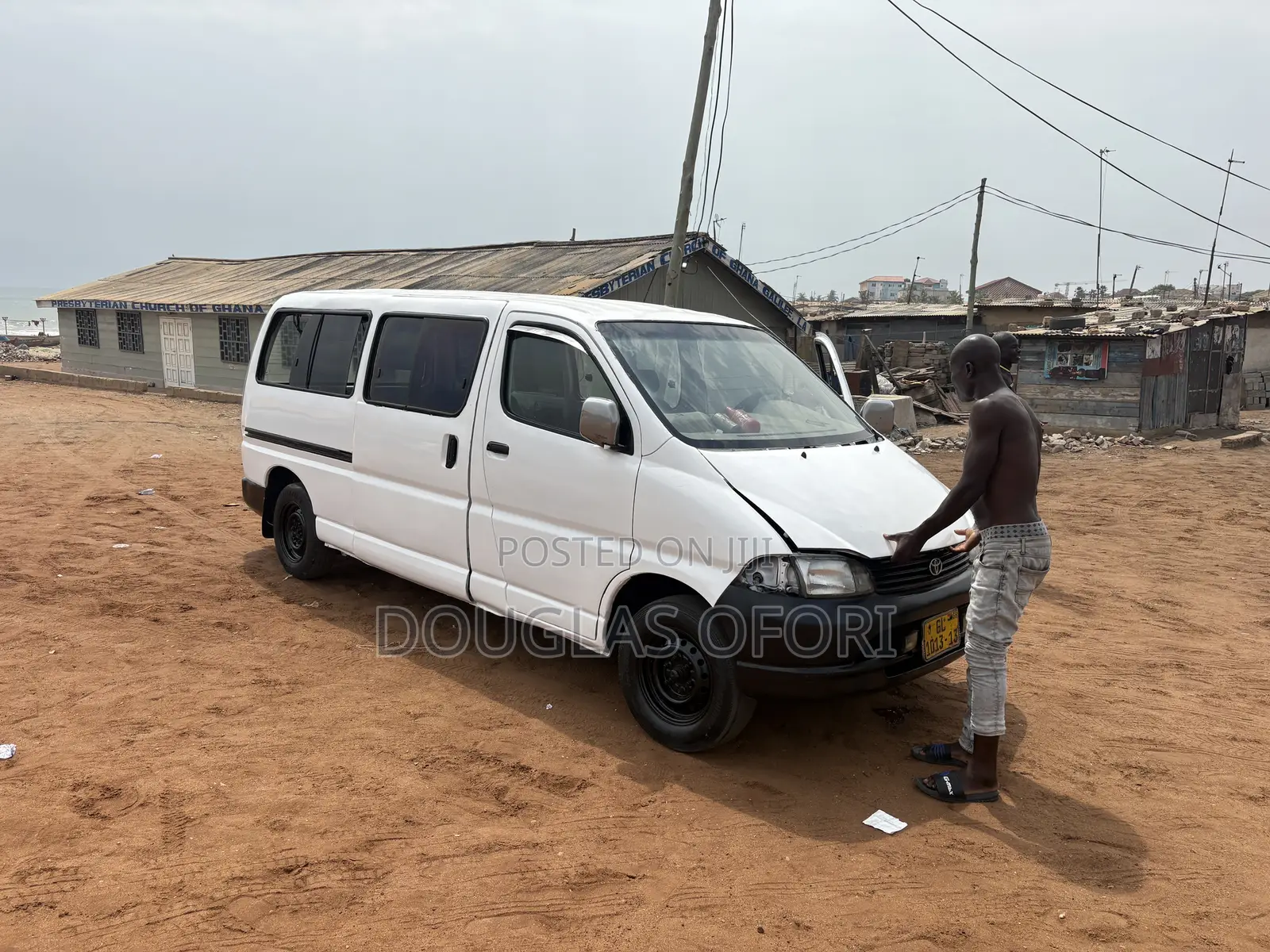 Toyota HiAce 2013 White