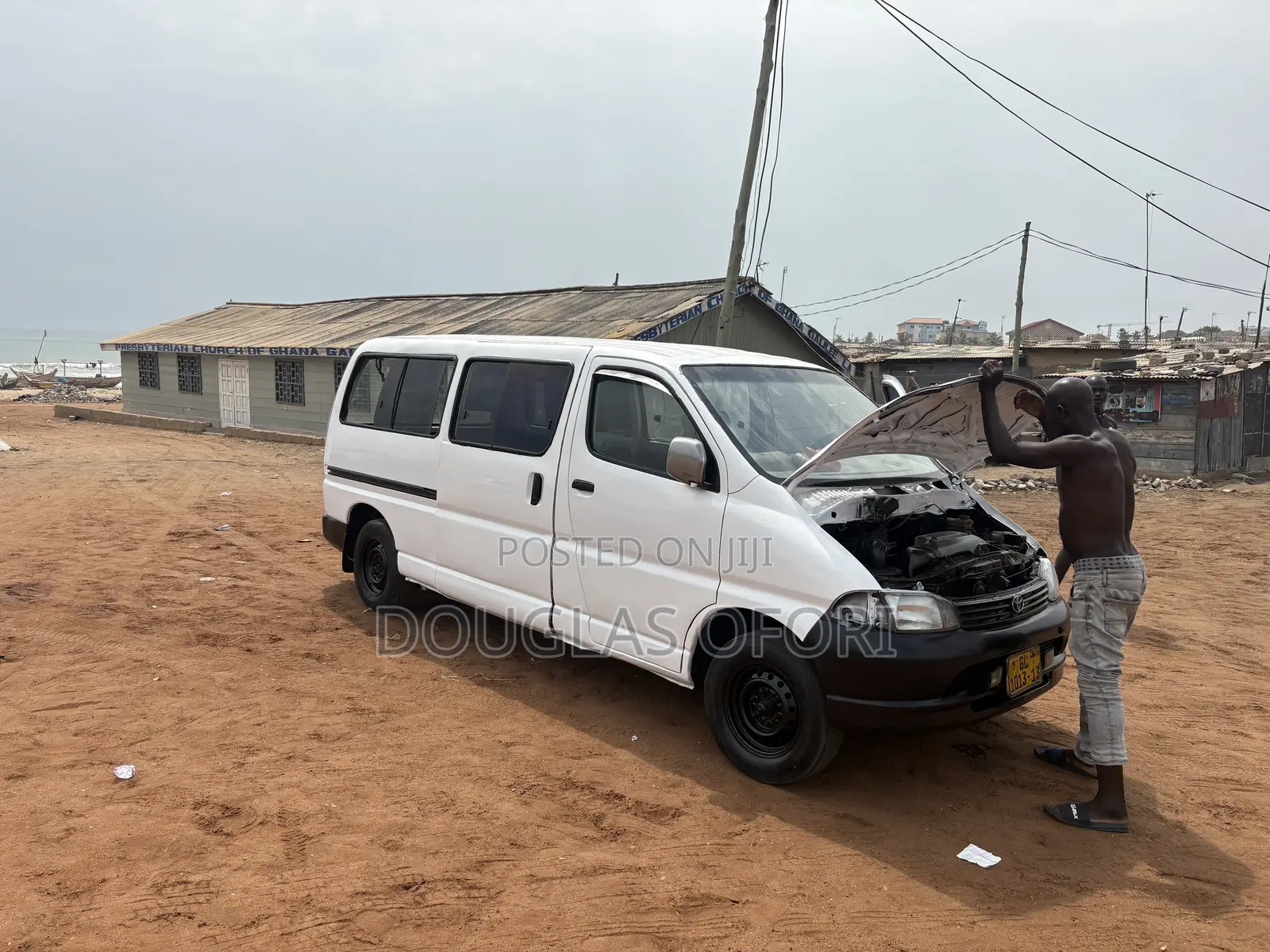 Toyota HiAce 2013 White