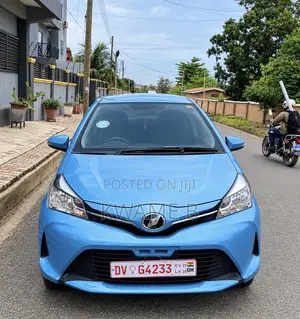 Toyota Vitz 1.3 FWD 5dr 2015 Blue