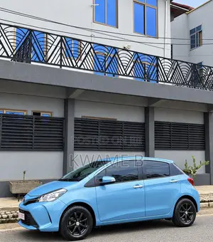 Toyota Vitz 1.3 FWD 5dr 2015 Blue