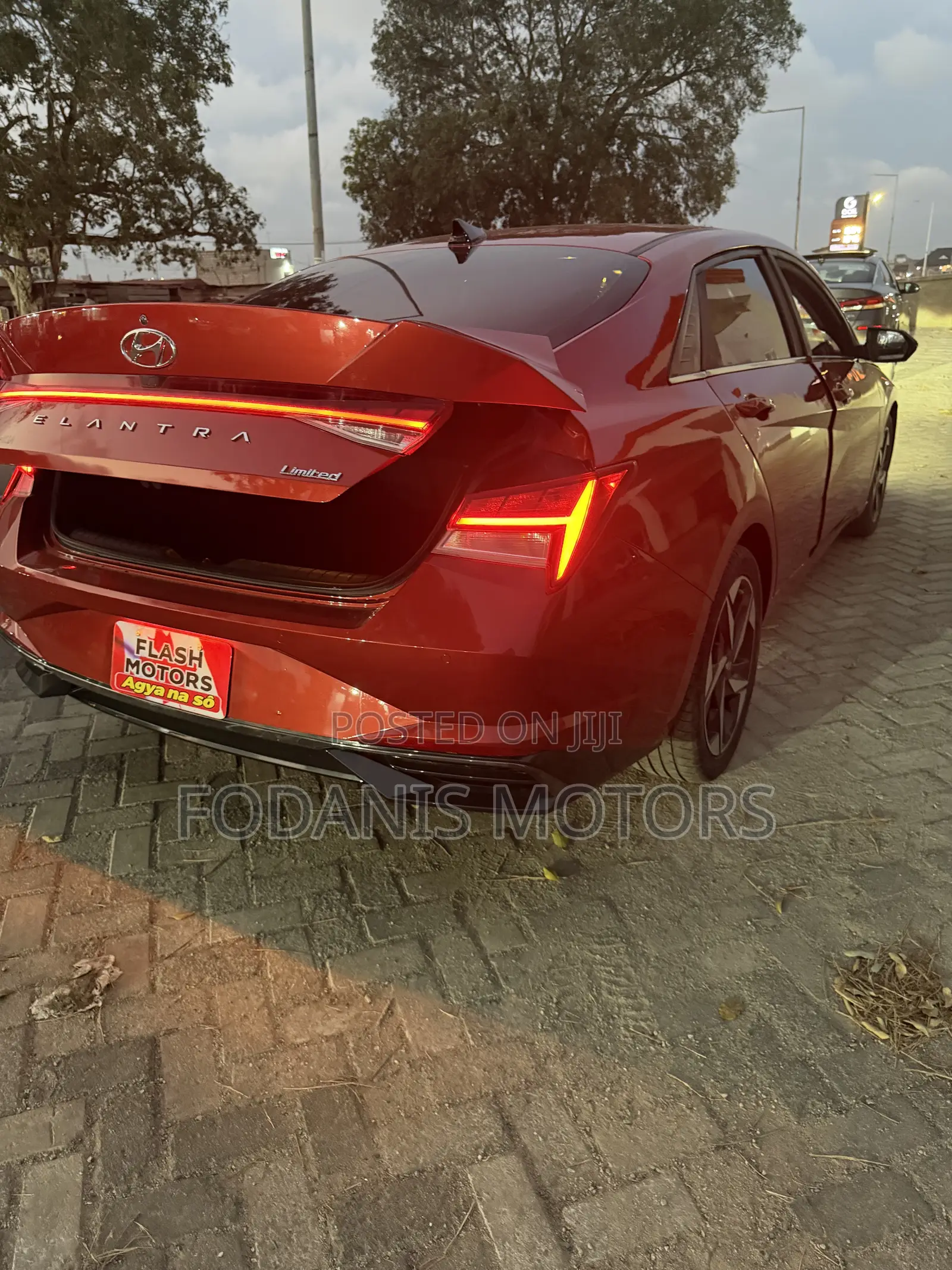 Hyundai Elantra Limited 2021 Red