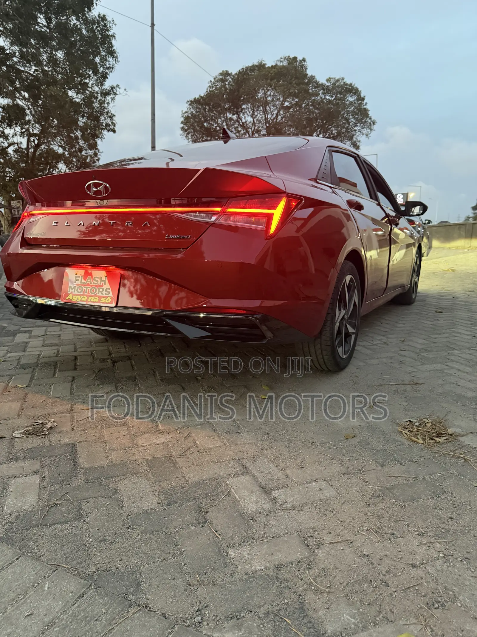 Hyundai Elantra Limited 2021 Red