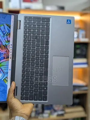 Laptop Dell Latitude 5520 16GB Intel Core i5 SSD 512GB