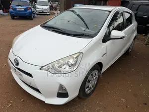 Toyota Aqua G GS 2014 Off white