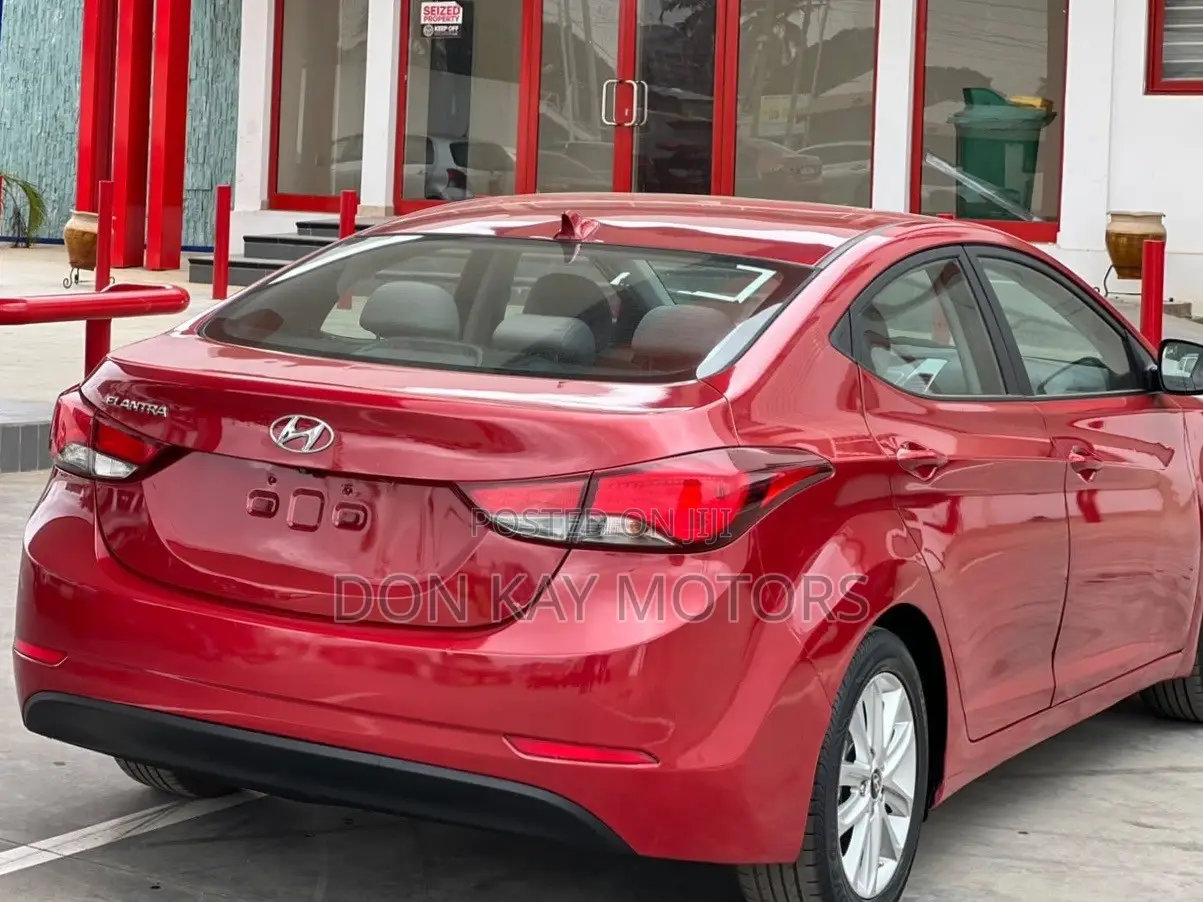 Hyundai Elantra Limited Sedan FWD (1.8L 4cyl 6A) 2016 Red