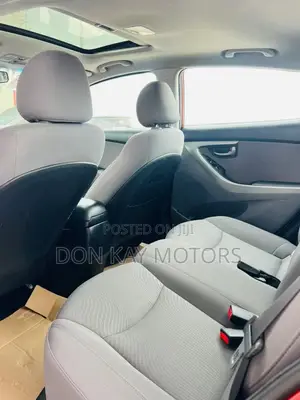 Hyundai Elantra Limited Sedan FWD (1.8L 4cyl 6A) 2016 Red