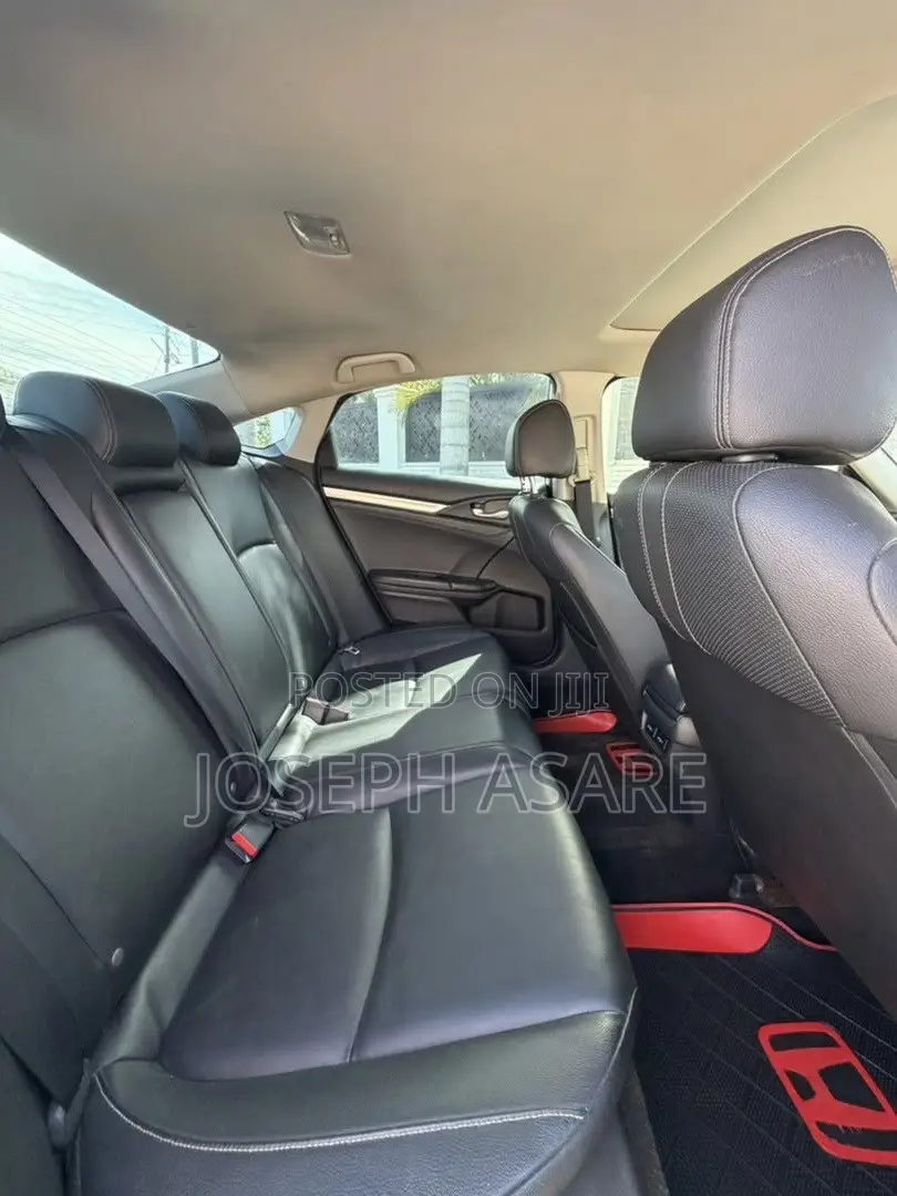 Honda Civic Touring Coupe 2018 White