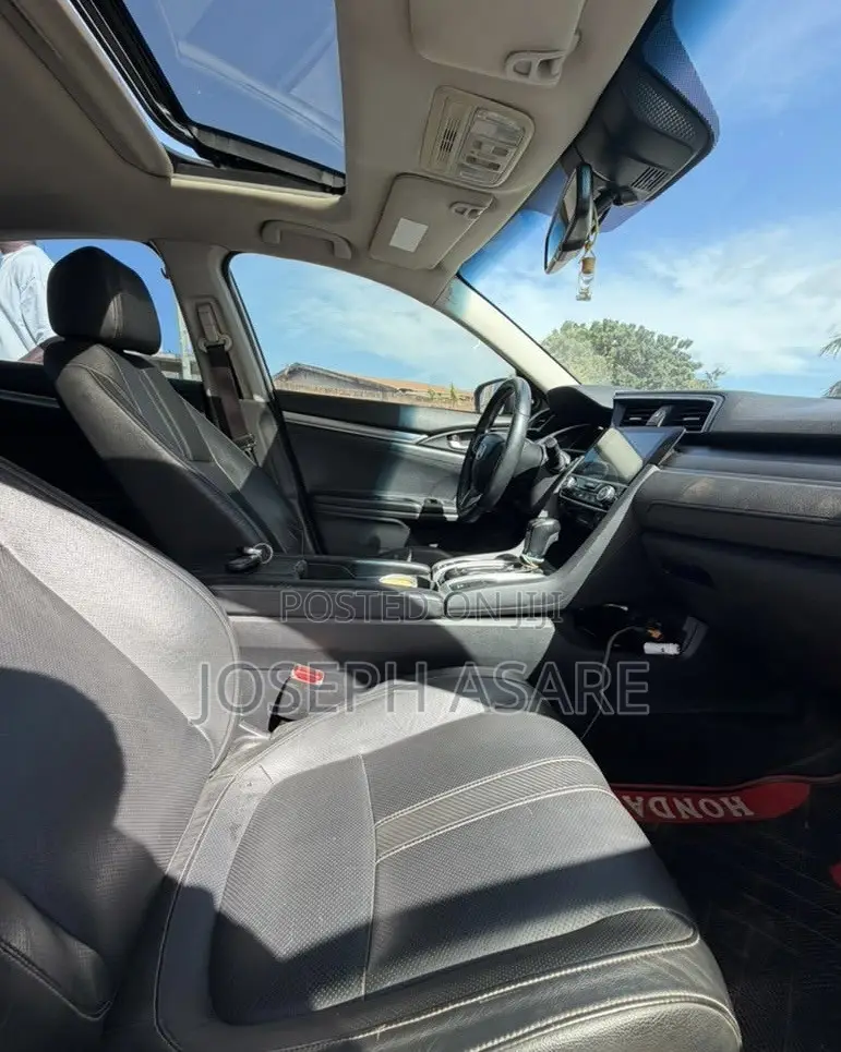 Honda Civic Touring Coupe 2018 White