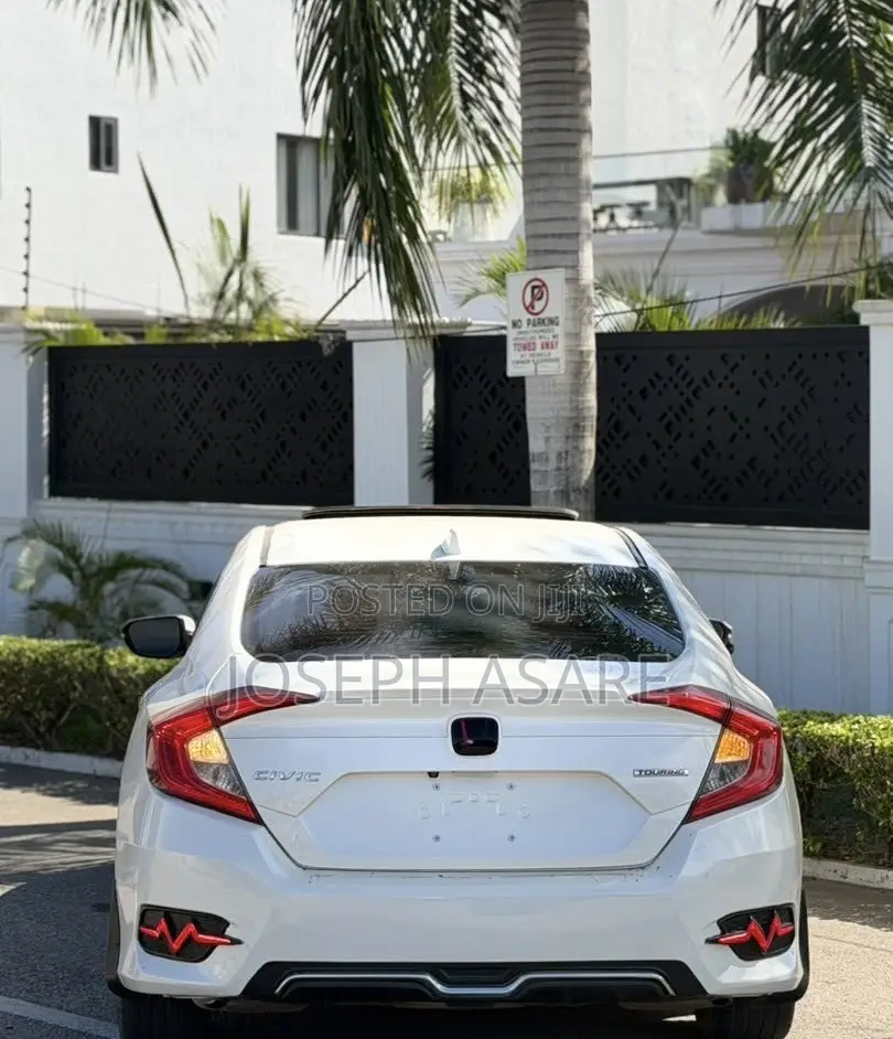 Honda Civic Touring Coupe 2018 White