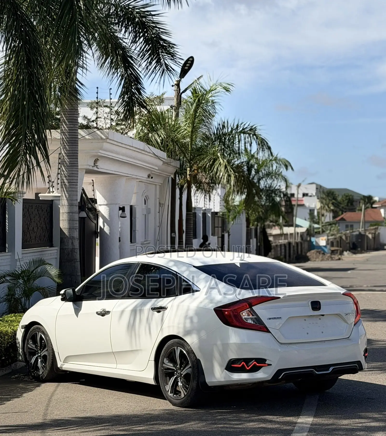 Honda Civic Touring Coupe 2018 White