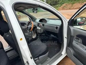Toyota Sienta 1.5 FWD 2013 White