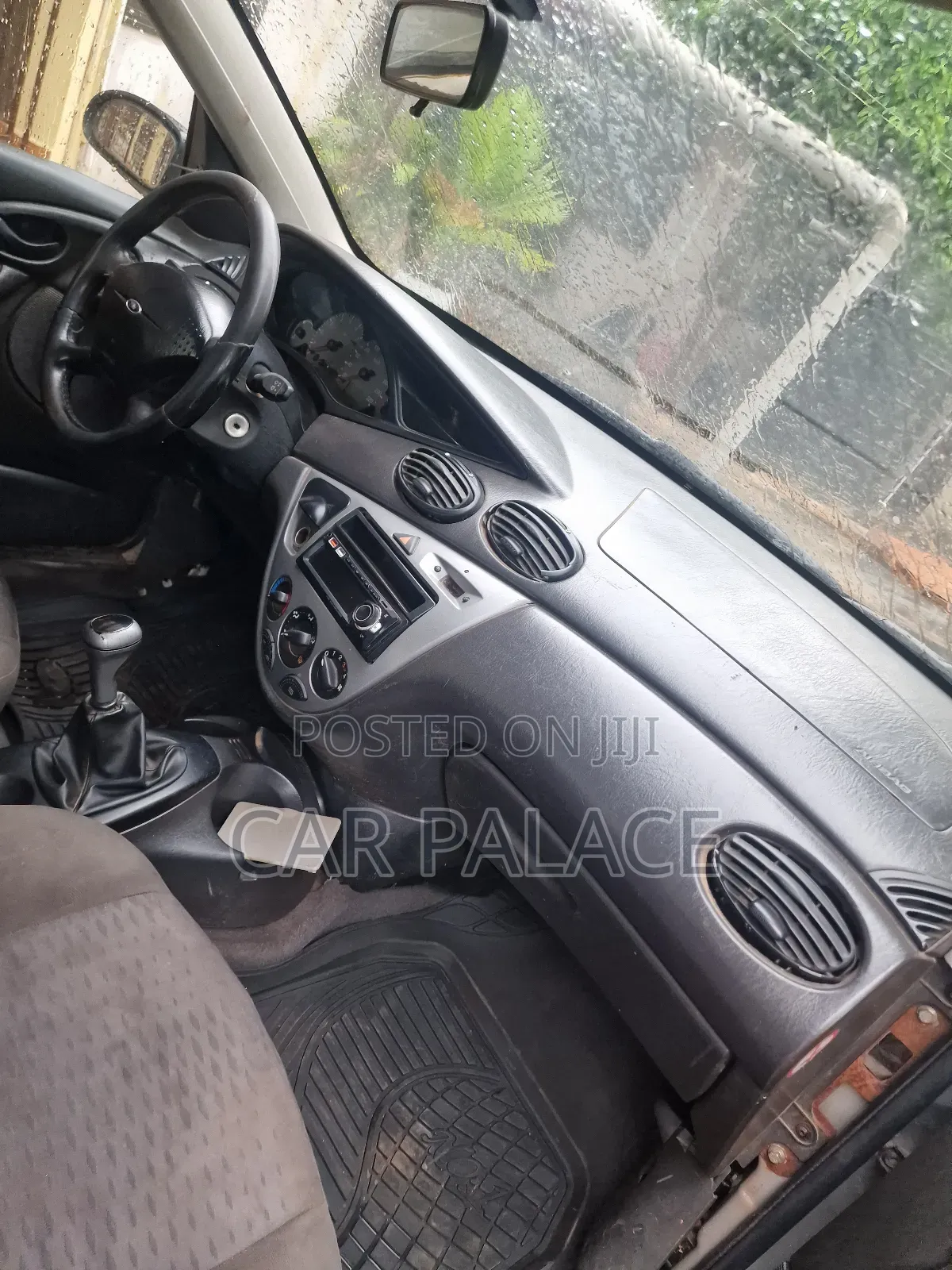 Ford Focus S 2010 Silver
