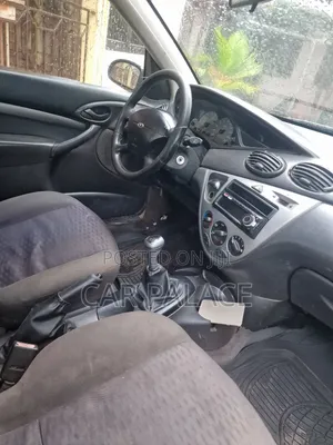 Ford Focus S 2010 Silver