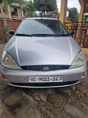 Ford Focus S 2010 Silver