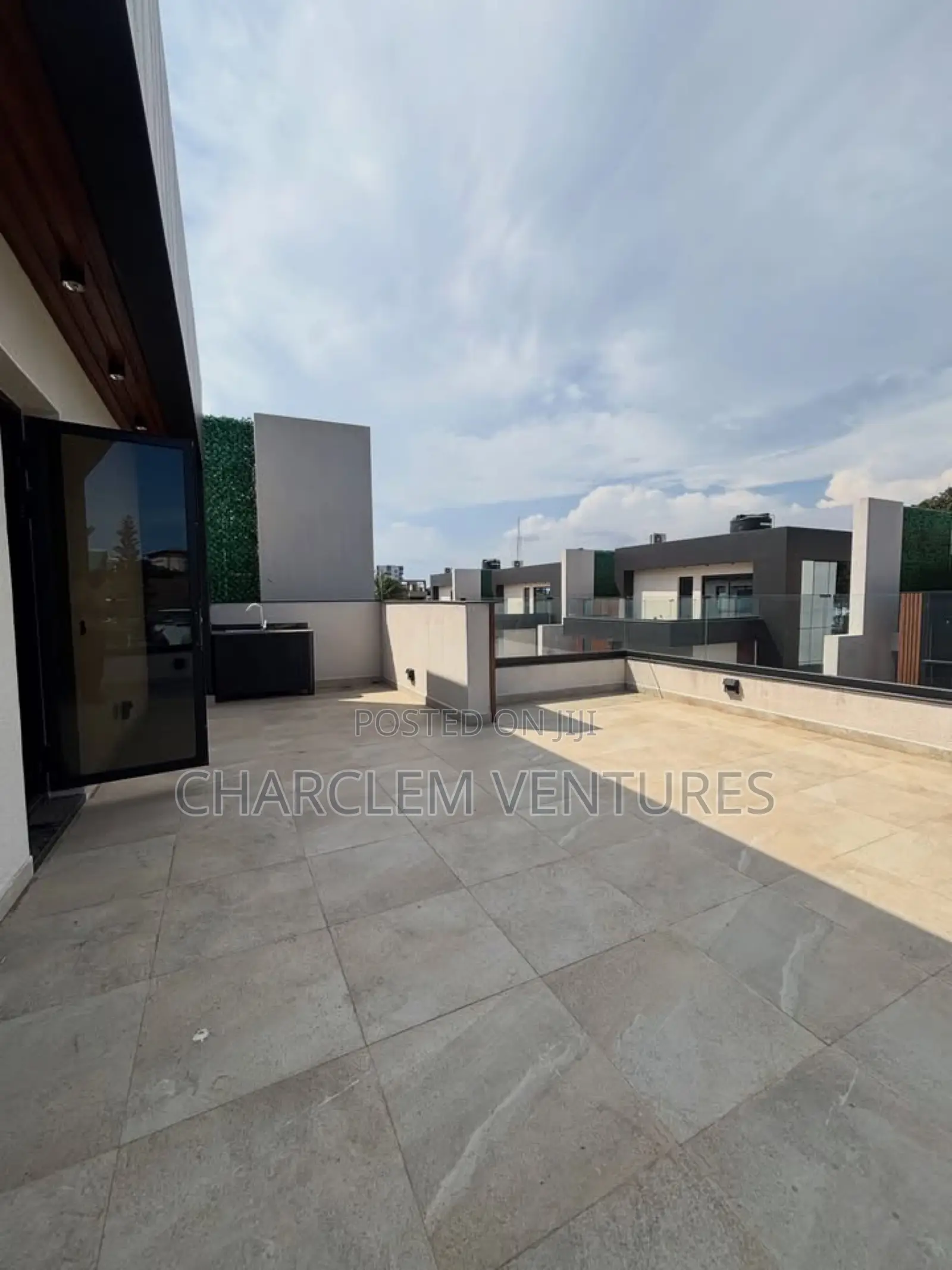 5bdrm Villa in Charclem Ventures, North Ridge for sale