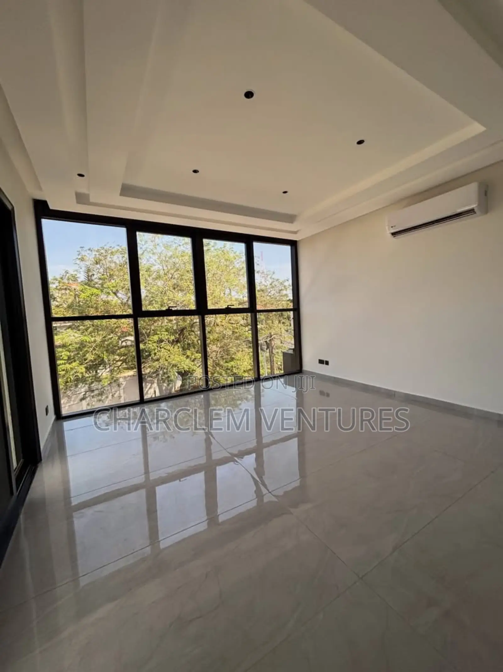 5bdrm Villa in Charclem Ventures, North Ridge for sale