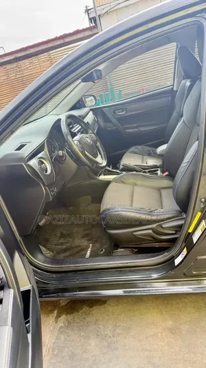 Toyota Corolla SE (1.8L 4cyl 6M) 2018 Black