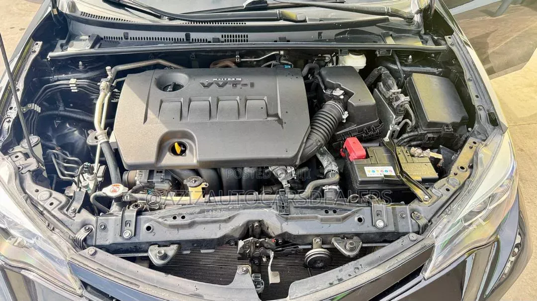 Toyota Corolla SE (1.8L 4cyl 6M) 2018 Black