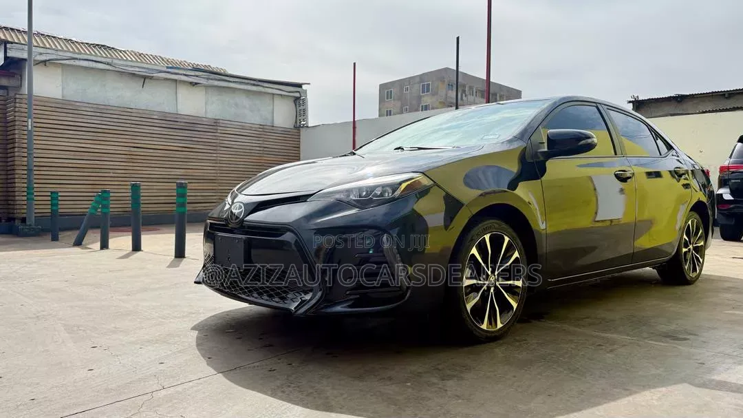 Toyota Corolla SE (1.8L 4cyl 6M) 2018 Black