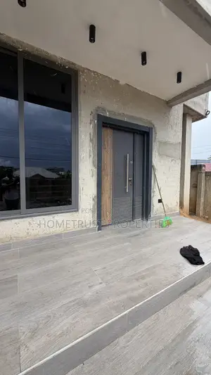 3bdrm Duplex in Kwabenya Franco for sale