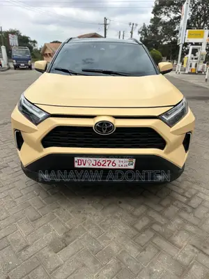 Toyota RAV4 XLE 2022