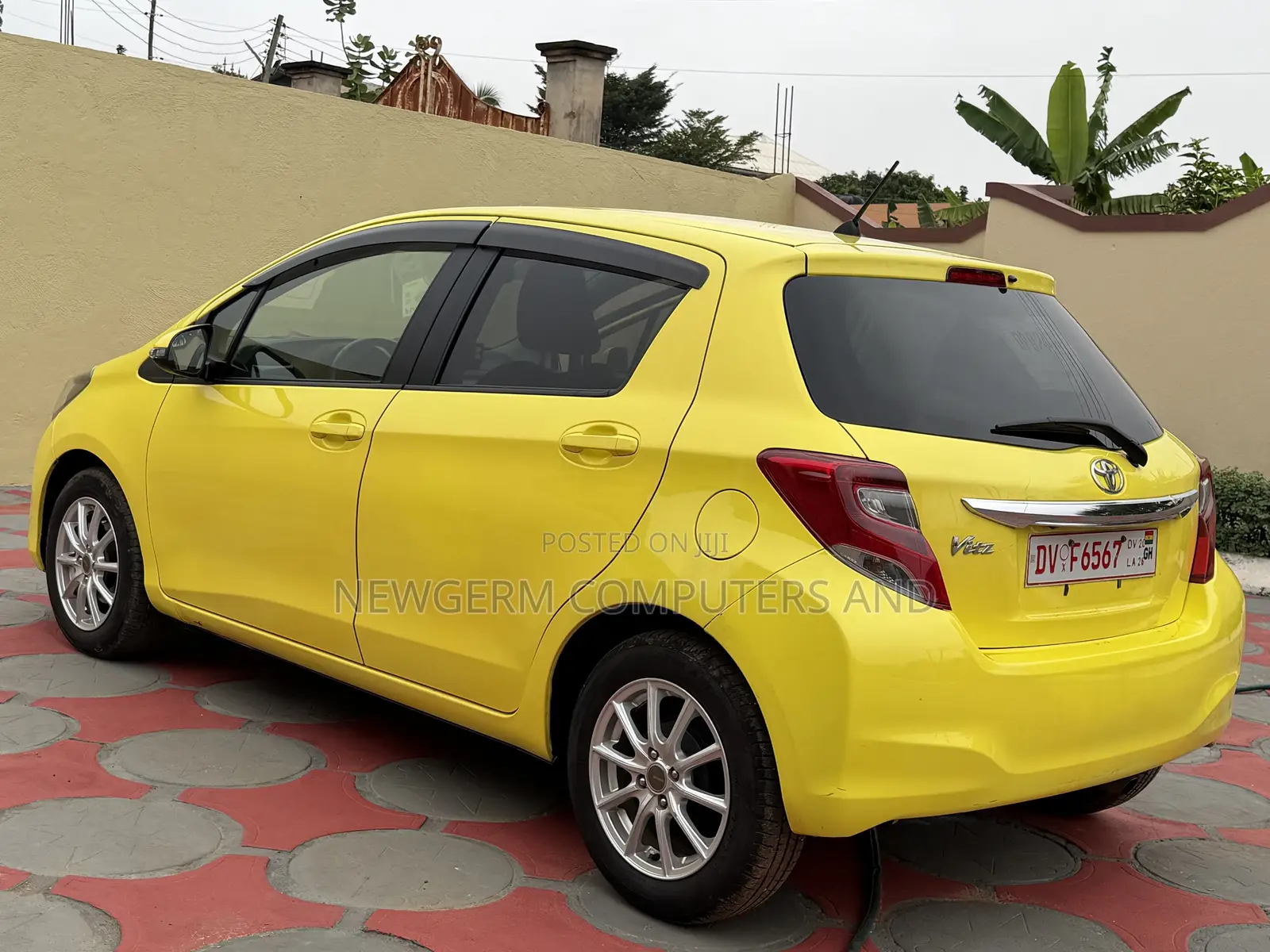 Toyota Vitz 1.5 FWD 5dr 2015 Yellow