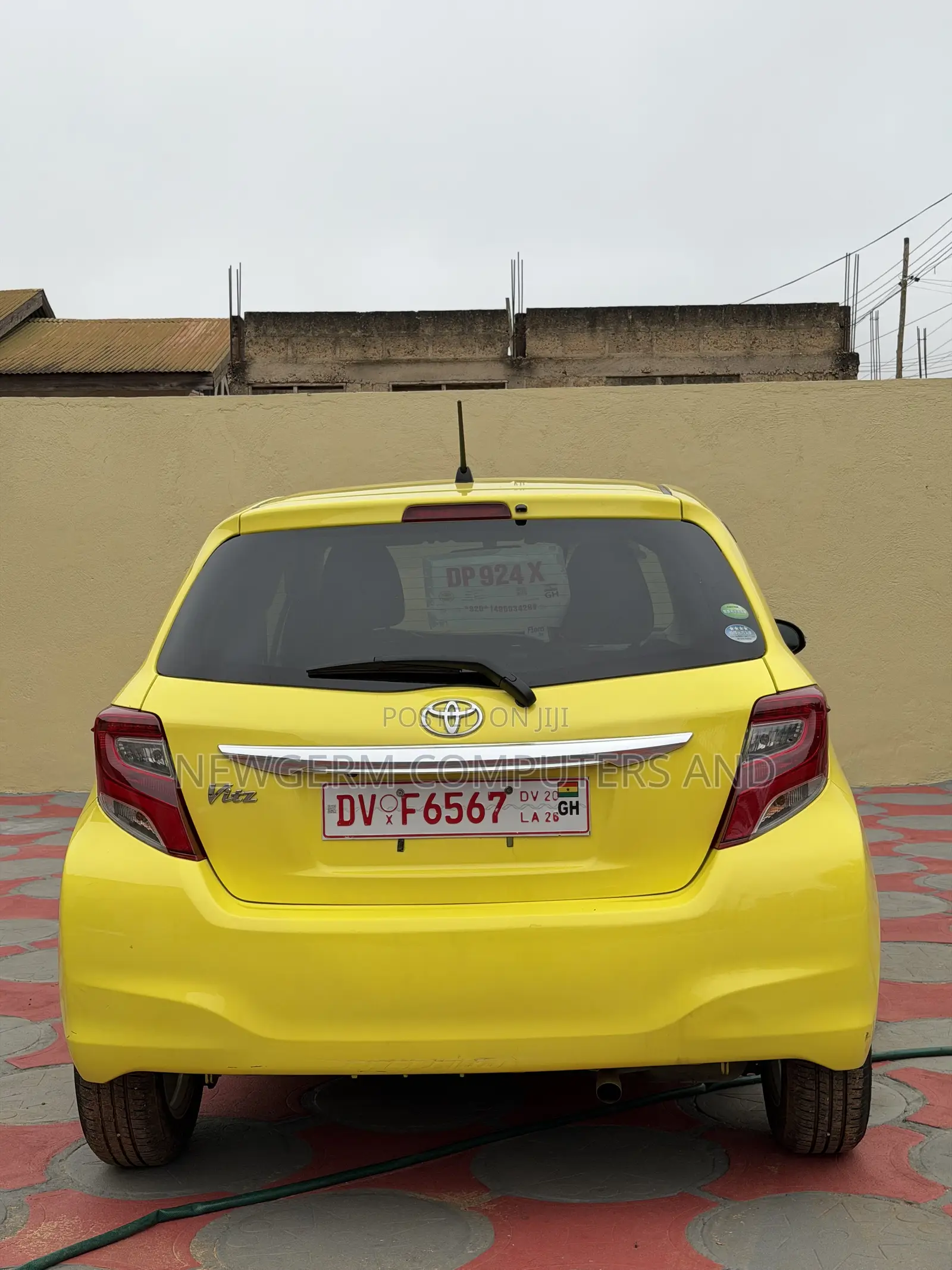 Toyota Vitz 1.5 FWD 5dr 2015 Yellow