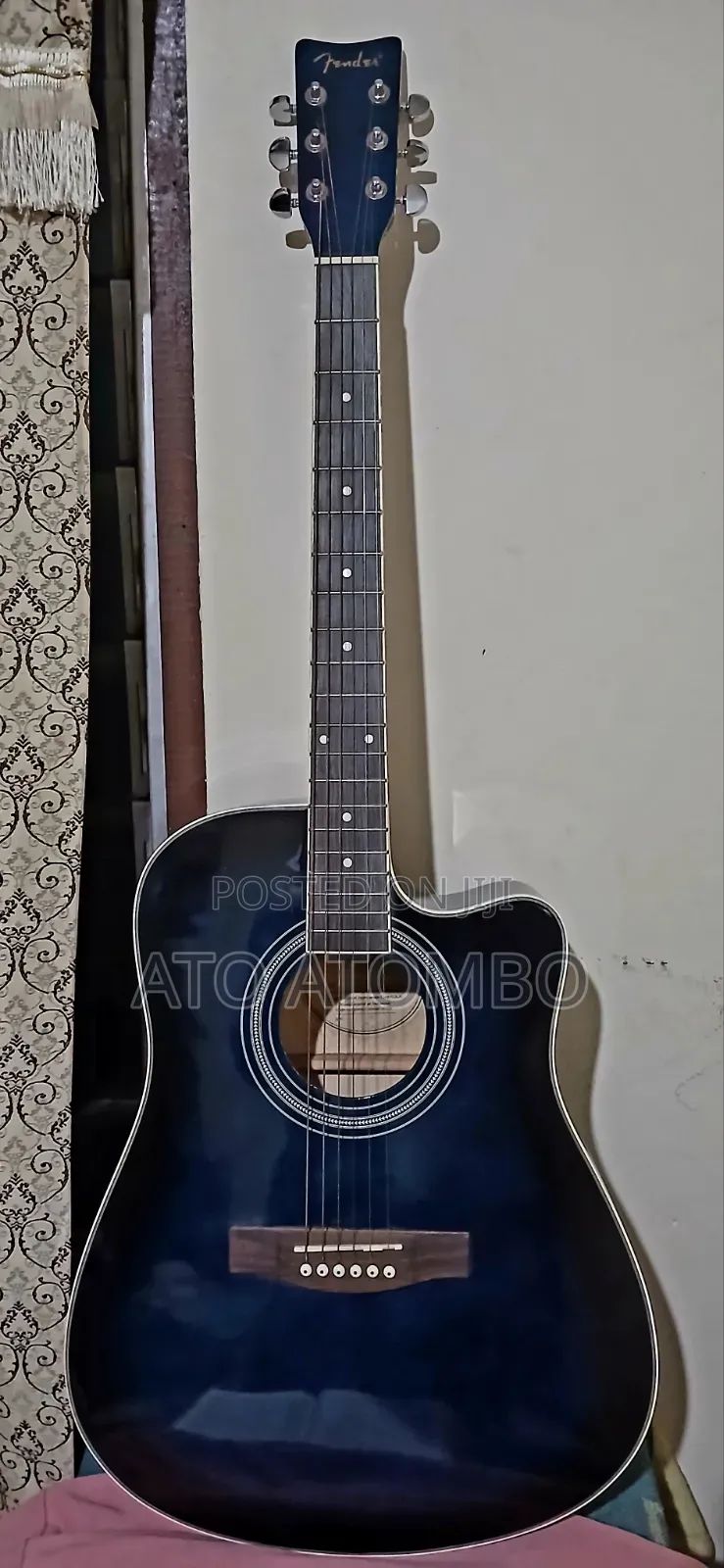 Acoustic Guitar - Fender