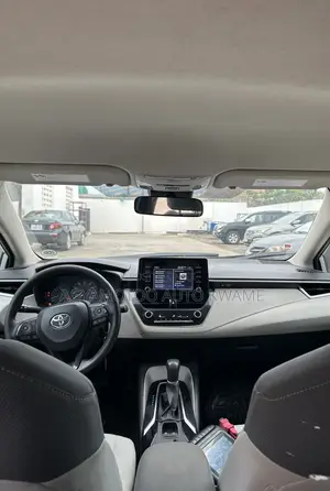 Toyota Corolla LE 2020 Silver