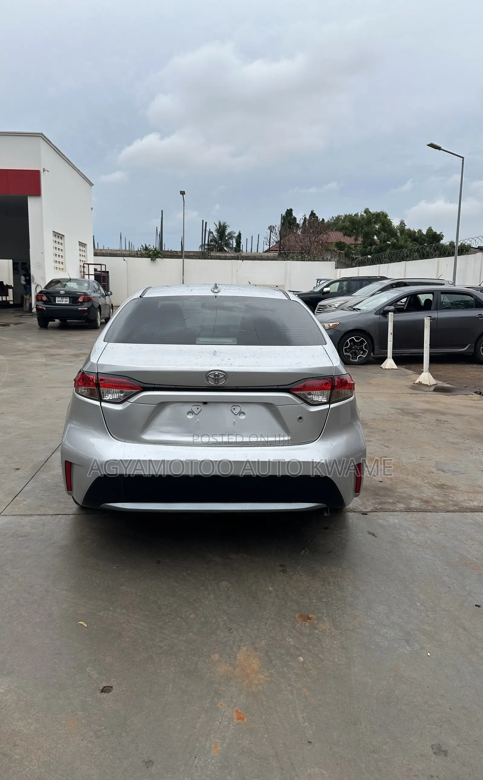 Toyota Corolla LE 2020 Silver