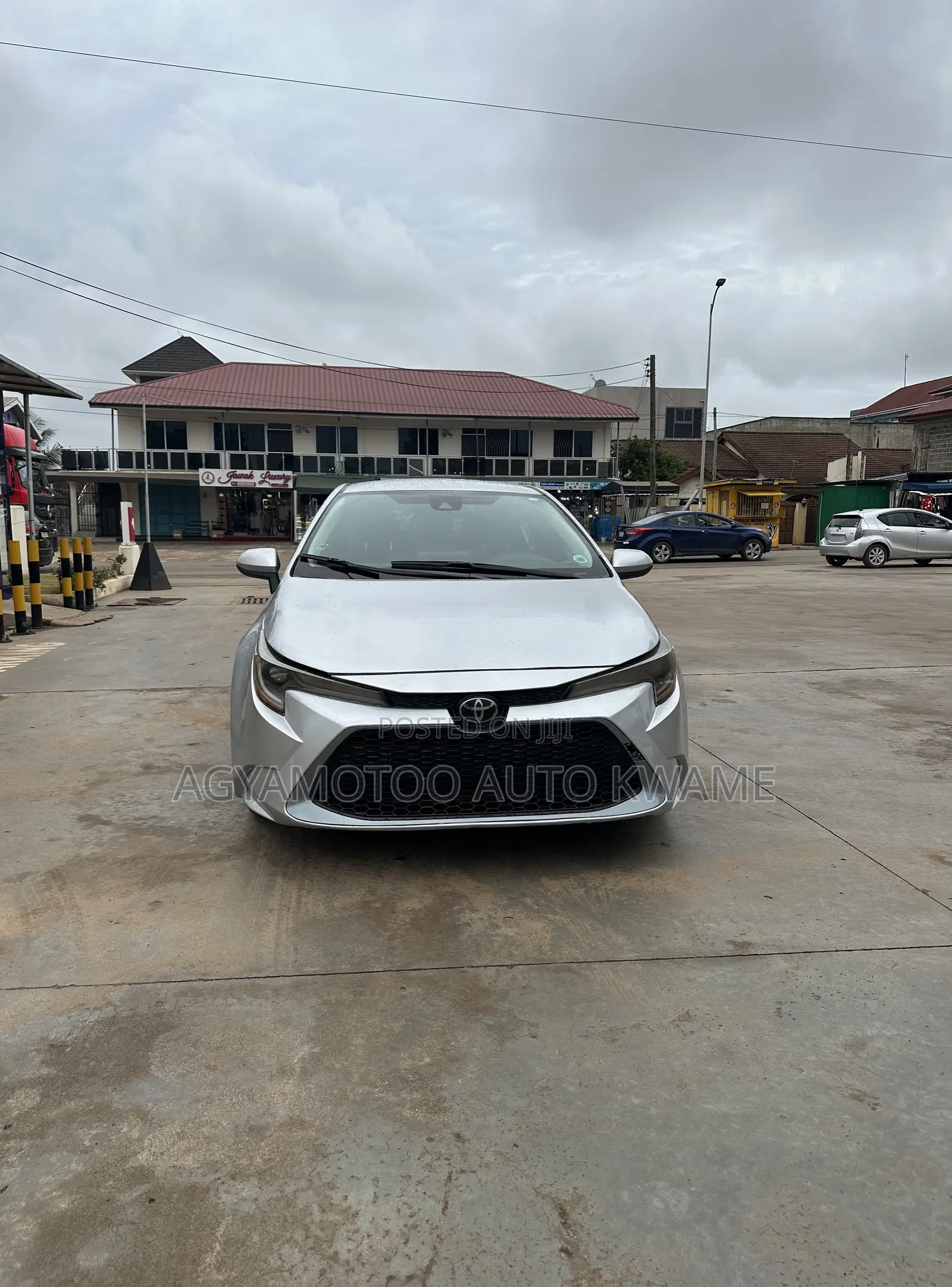 Toyota Corolla LE 2020 Silver
