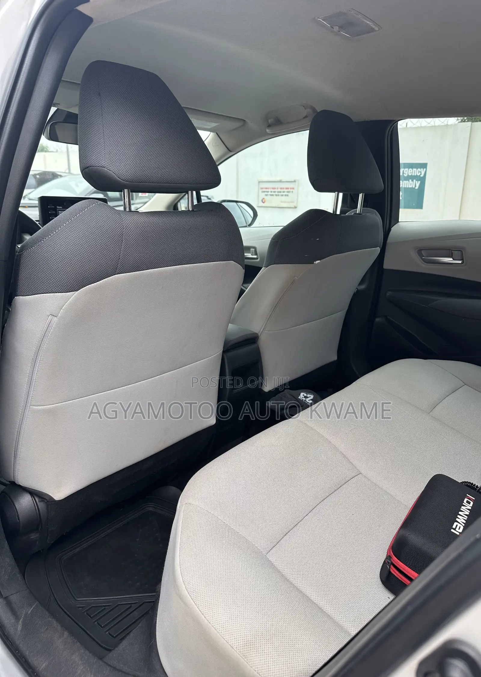 Toyota Corolla LE 2020 Silver