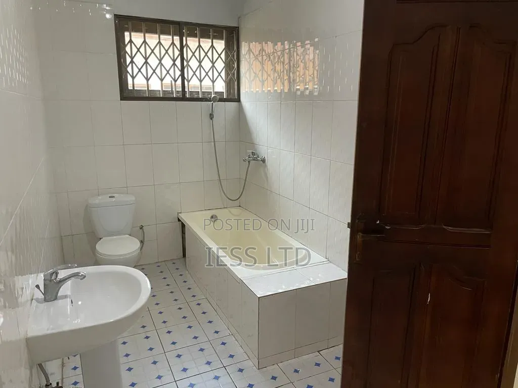 4bdrm House in Accra Metropolitan for sale